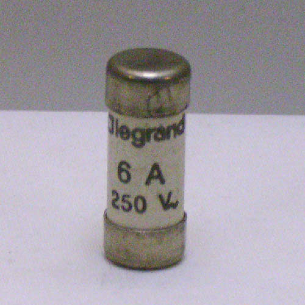 FUSIBLE  6AMP  8,5X23MM---GF---10 PIECES