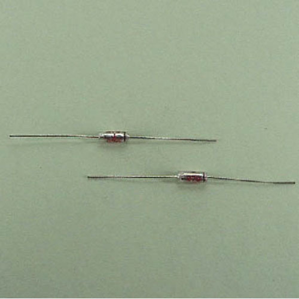 CONDENSATEUR STYROFLEX  270PF  5% 630VCC