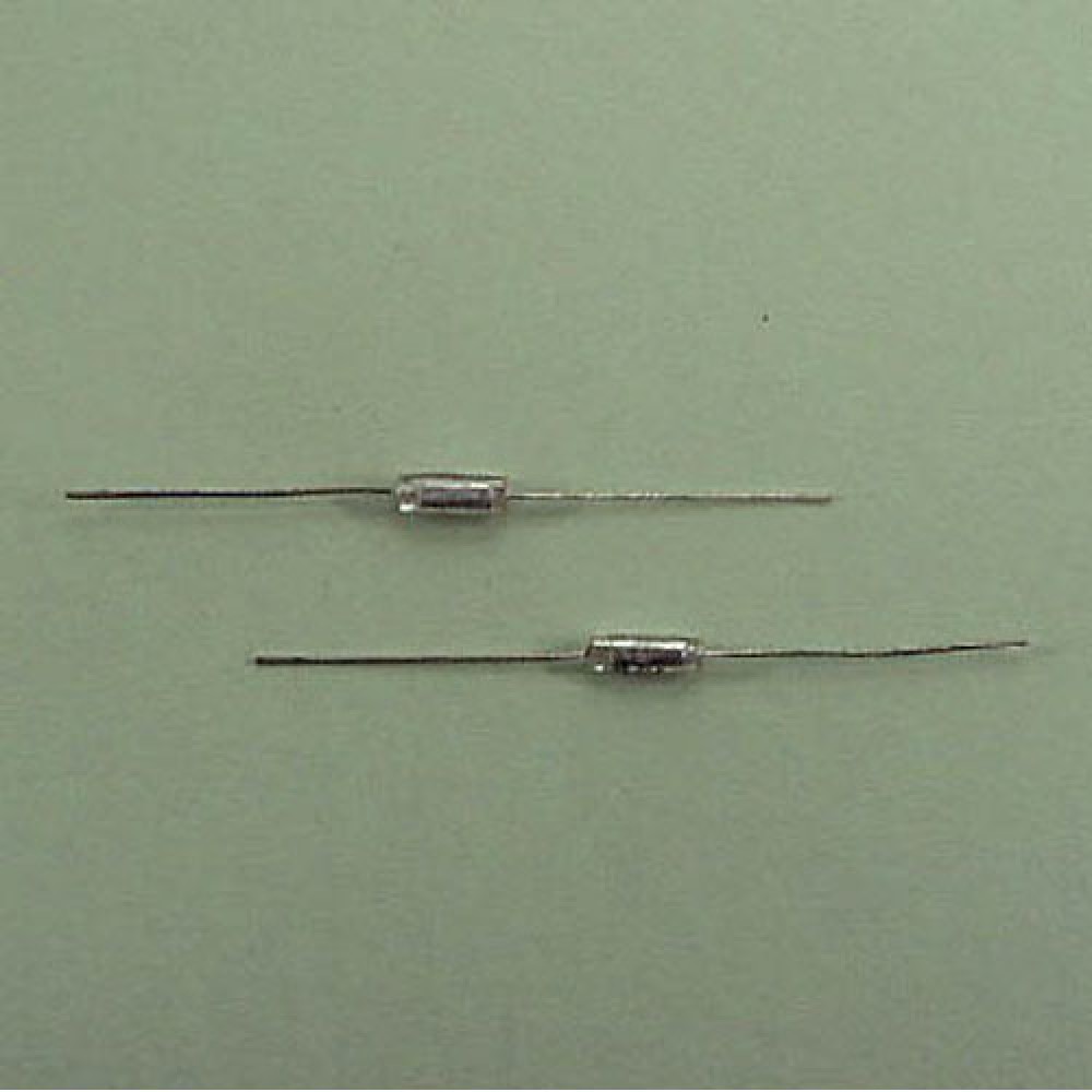 CONDENSATEUR STYROFLEX 820PF 2,5% 630VCC