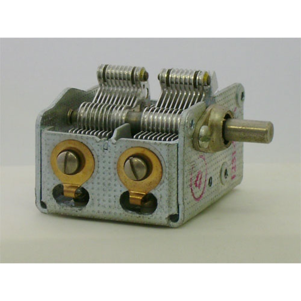 CONDENSATEUR VARIABLE AIR 250+330PF