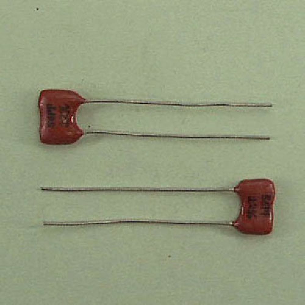 CONDENSATEUR MICA  ARGENTE 56PF 300VCC