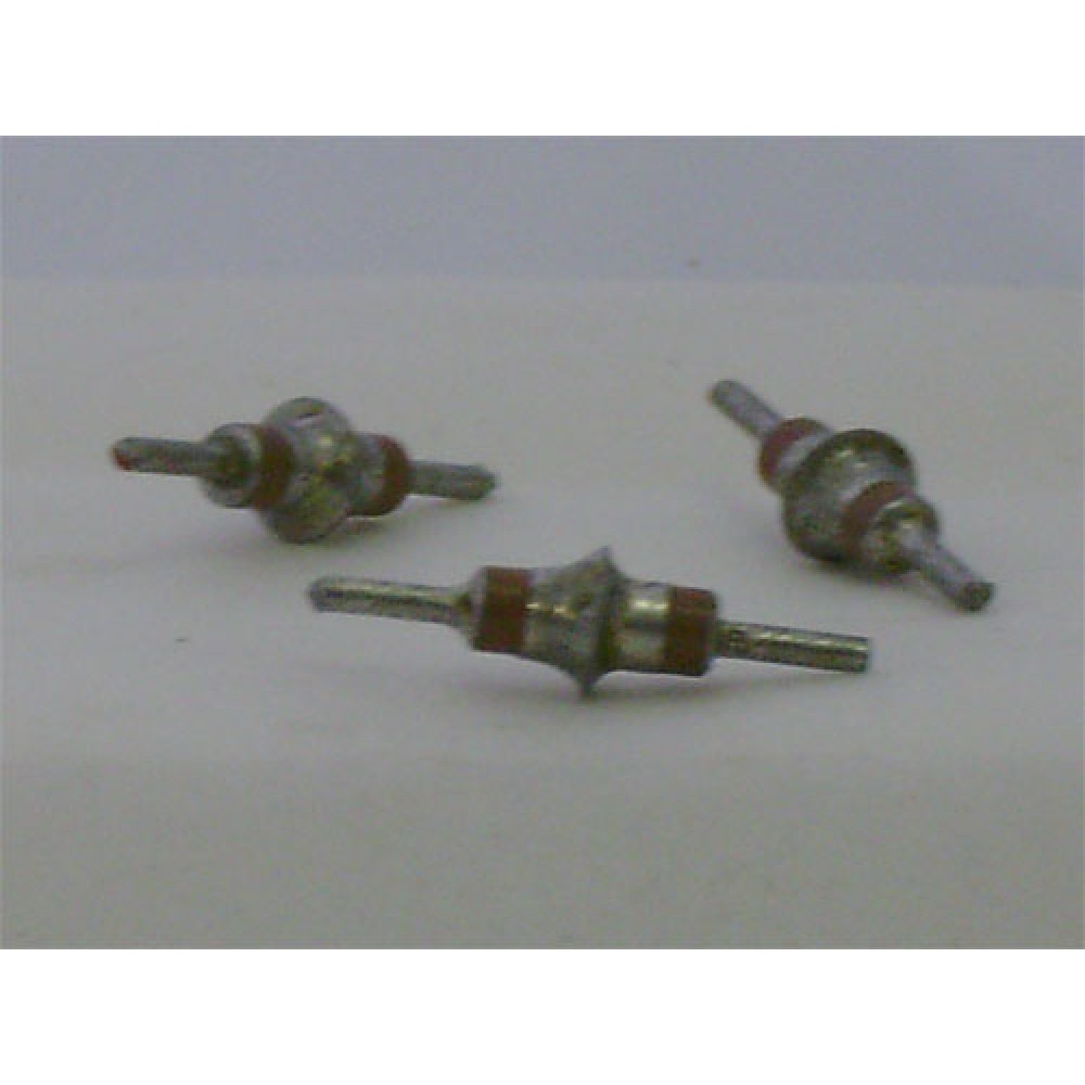 CONDENSATEUR BY-PASS--2,7NF / 2PIECES