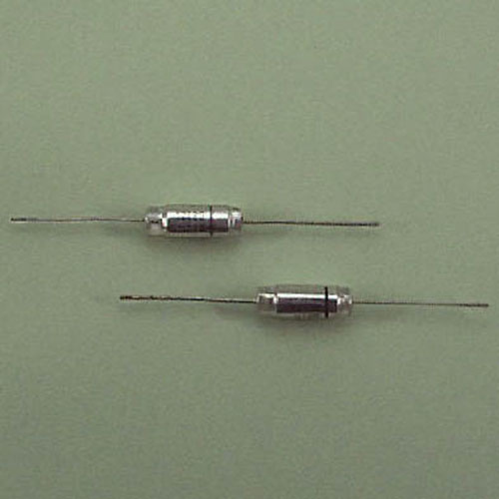 CONDENSATEUR STYROFLEX 12,1NF 2,5%160VCC