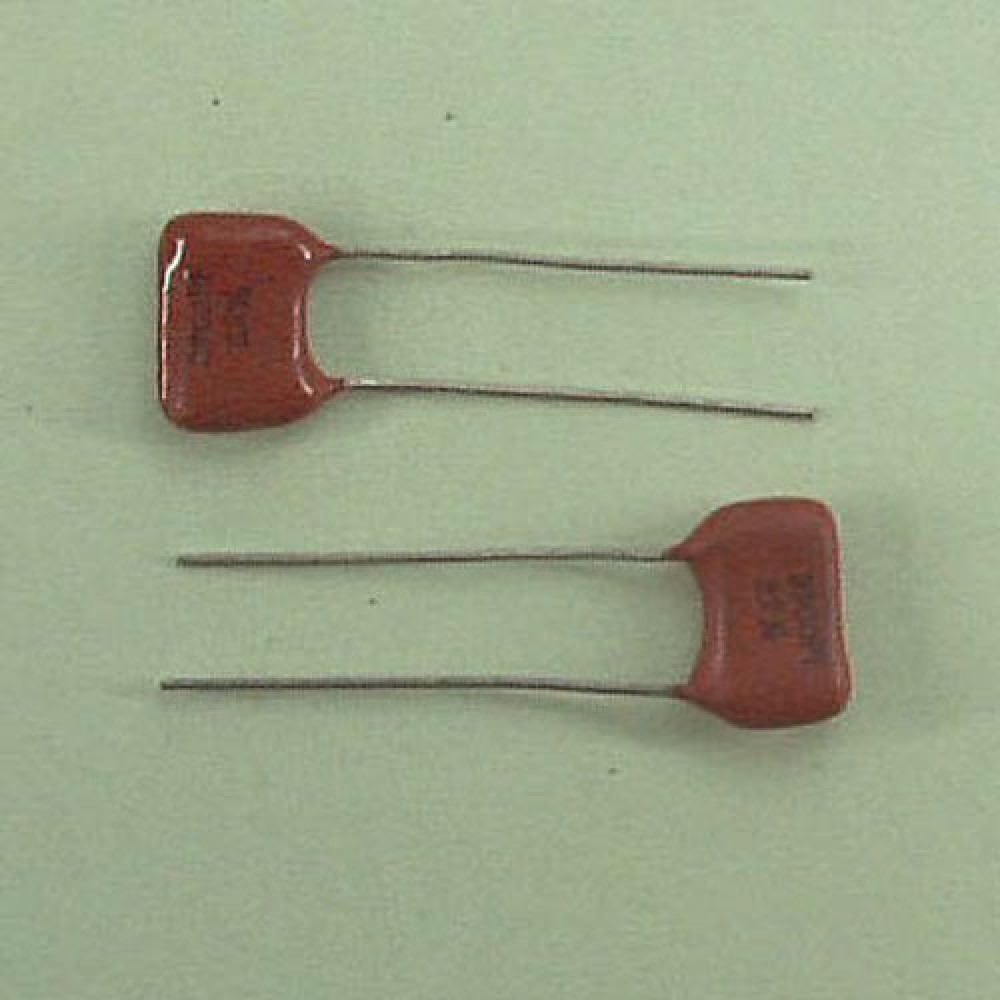 CONDENSATEUR MICA  ARGENTE 3,9NF 500VCC