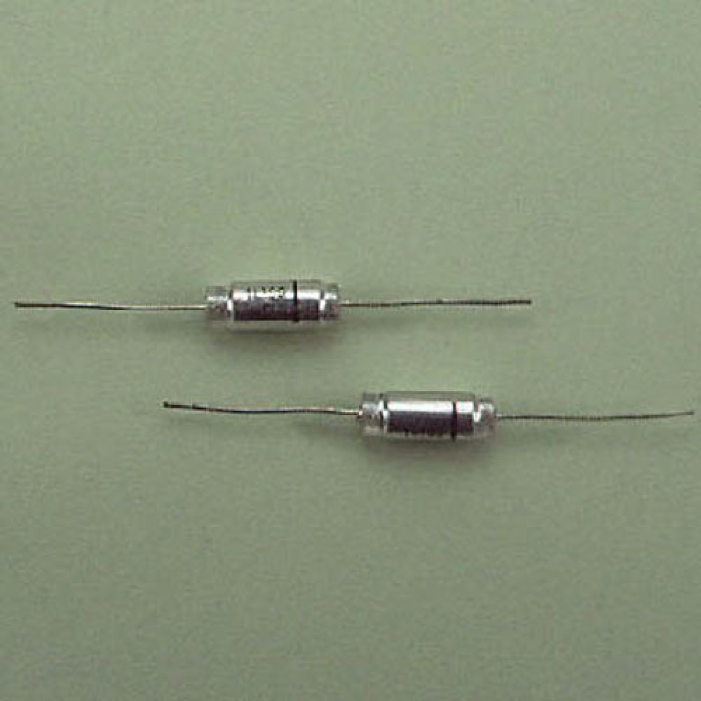 CONDENSATEUR STYROFLEX 14,7NF 2,5%160VCC