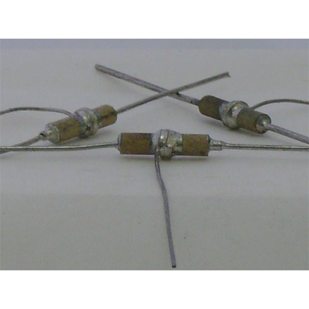 CONDENSATEUR BY-PASS--220PF / 2PIECES