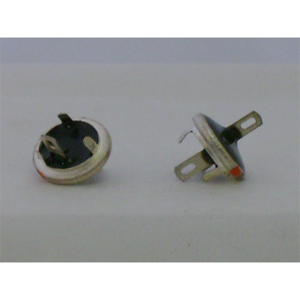 CONDENSATEUR BY-PASS--82PF