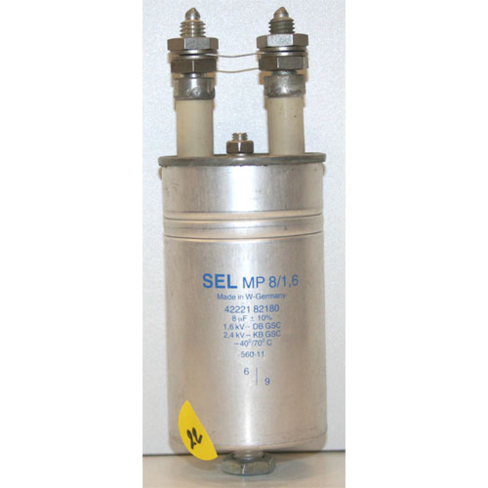 CONDENSATEUR BAIN HUILE---8µF/2,4KVAC