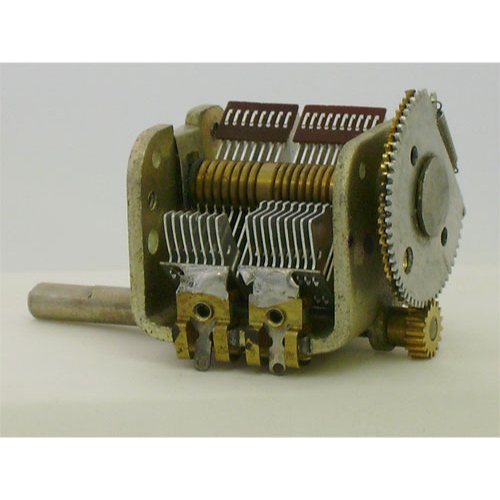 CONDENSATEUR VARIABLE AIR 130+300PF