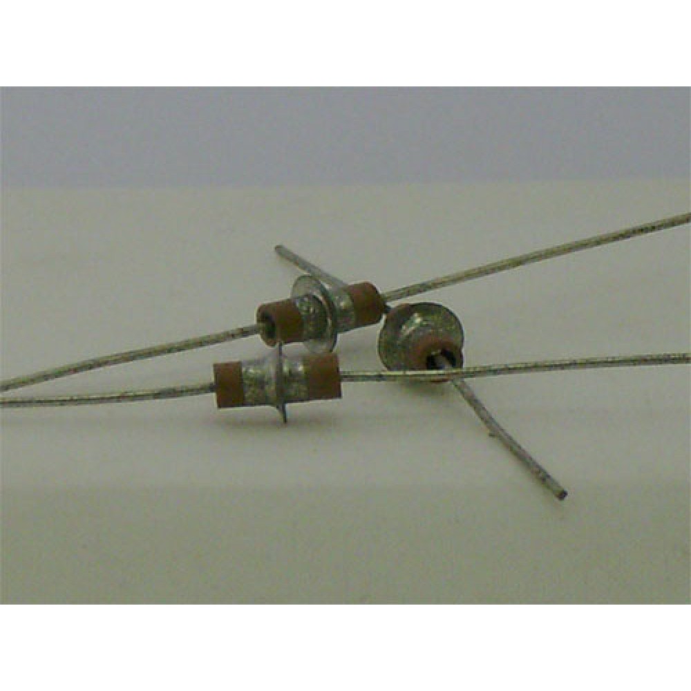 CONDENSATEUR BY-PASS--27PF / 2PIECES