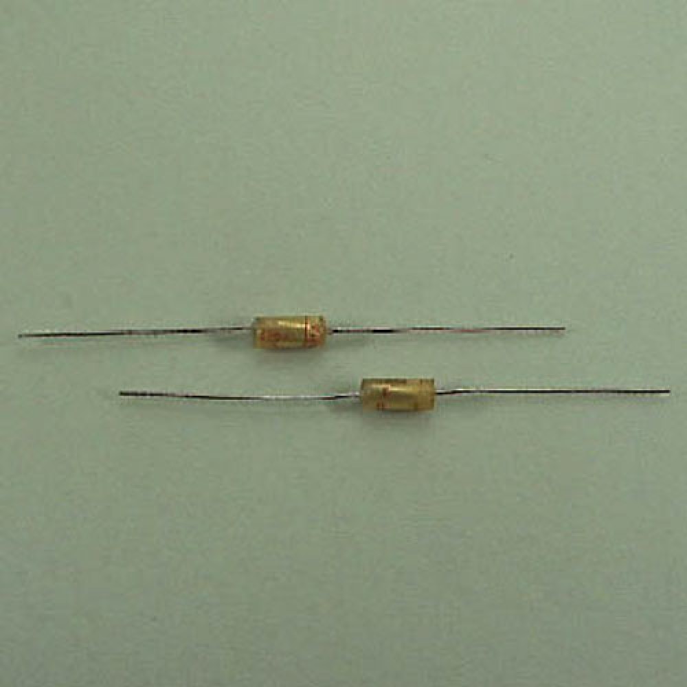CONDENSATEUR STYROFLEX  470PF  1% 400VCC
