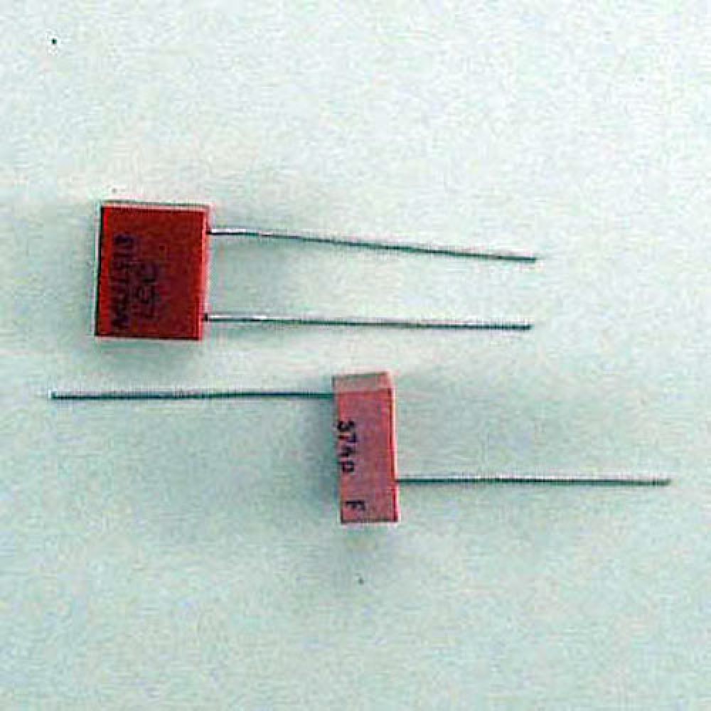 CONDENSATEUR MICA  ARGENTE 374PF 300VCC