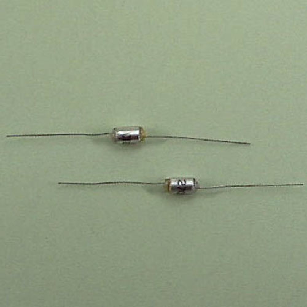 CONDENSATEUR STYROFLEX  2,7NF  5% 63VCC