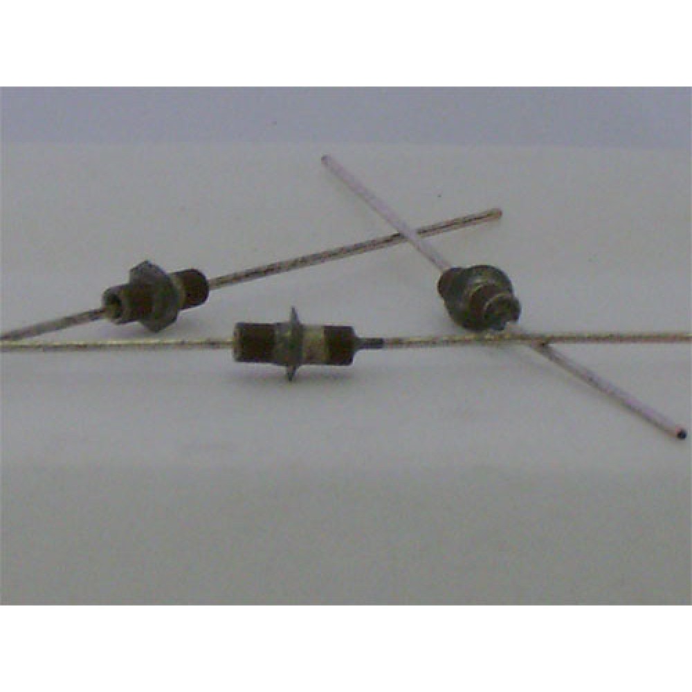 CONDENSATEUR BY-PASS--1,2NF / 2PIECES