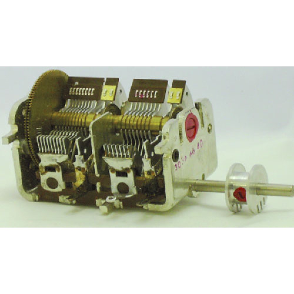CONDENSATEUR VARIABLE AIR 2X12+180+320PF