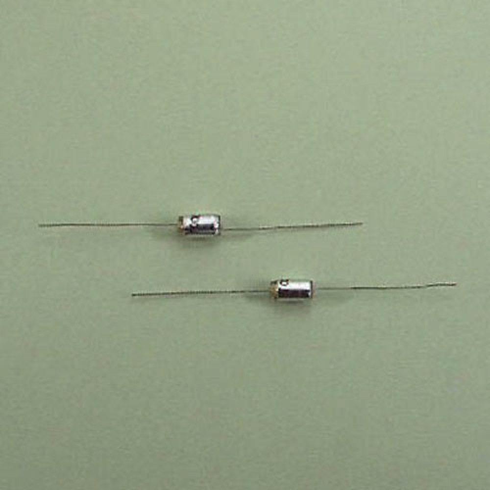 CONDENSATEUR STYROFLEX  2,7NF  5% 63VCC