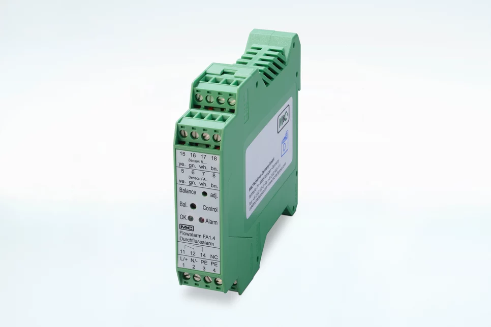 02E7110D/M&C TECHGROUP/RoHS