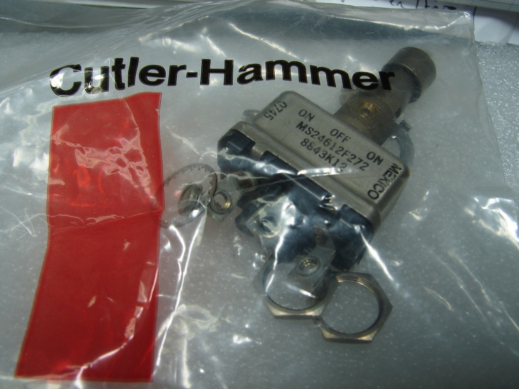 MS24612F272/EATON/Non RoHS